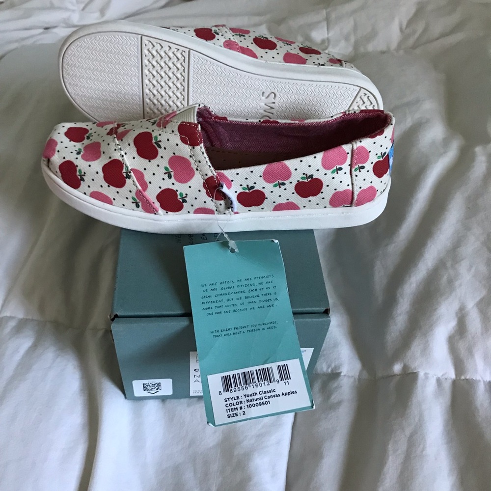 TOMS Kids Size 2 Apple Harvest